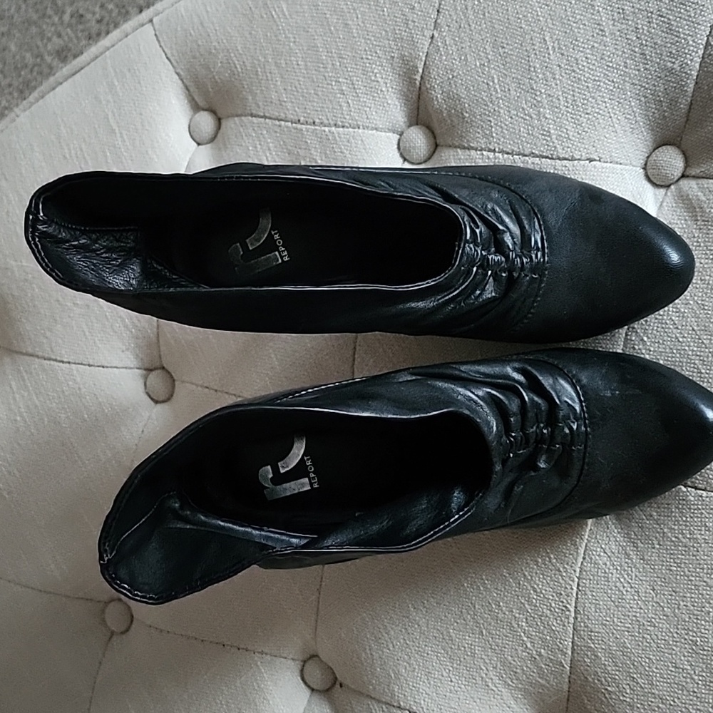 Report booties size 5.5